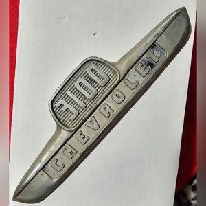 Chevrolet Vintage Emblem in Silver